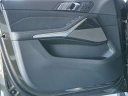 BMW X7 xDrive40i Sports Activity Vehicle 2026