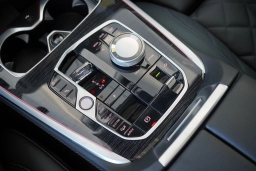 BMW X7 xDrive40i Sports Activity Vehicle 2026