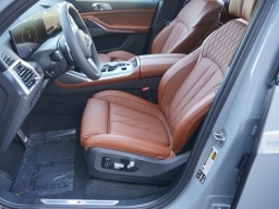 BMW X7 xDrive40i Sports Activity Vehicle 2026