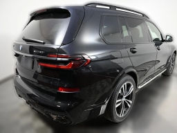 BMW X7 xDrive40i Sports Activity Vehicle 2026