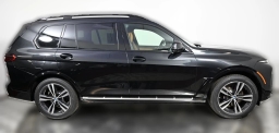 BMW X7 xDrive40i Sports Activity Vehicle 2026
