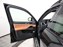 BMW X7 xDrive40i Sports Activity Vehicle 2026