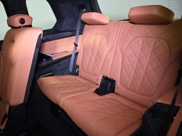 BMW X7 xDrive40i Sports Activity Vehicle 2026