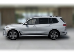 BMW X7 xDrive40i Sports Activity Vehicle 2026