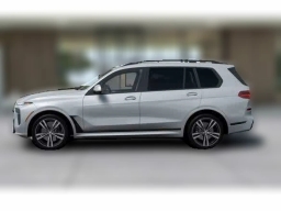 BMW X7 xDrive40i Sports Activity Vehicle 2026