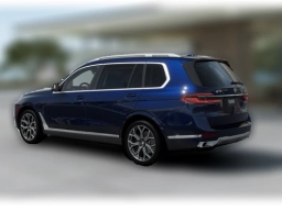 BMW X7 xDrive40i Sports Activity Vehicle 2026