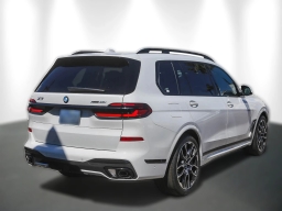 BMW X7 xDrive40i Sports Activity Vehicle 2026