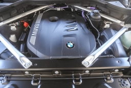 BMW X7 xDrive40i Sports Activity Vehicle 2026