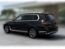 BMW X7 xDrive40i Sports Activity Vehicle 2026