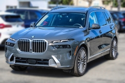 BMW X7 xDrive40i Sports Activity Vehicle 2026