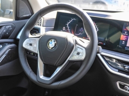 BMW X7 xDrive40i Sports Activity Vehicle 2026