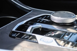 BMW X7 xDrive40i Sports Activity Vehicle 2026