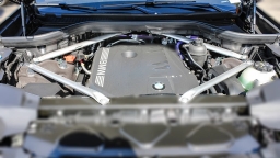 BMW X7 xDrive40i Sports Activity Vehicle 2026