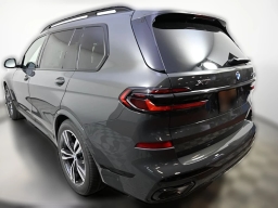 BMW X7 xDrive40i Sports Activity Vehicle 2026