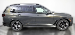 BMW X7 xDrive40i Sports Activity Vehicle 2026