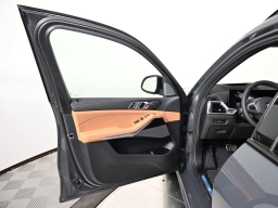 BMW X7 xDrive40i Sports Activity Vehicle 2026