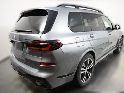 BMW X7 xDrive40i Sports Activity Vehicle 2026