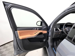 BMW X7 xDrive40i Sports Activity Vehicle 2026