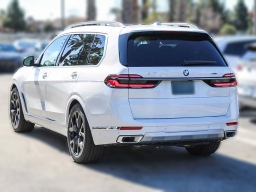 BMW X7 xDrive40i Sports Activity Vehicle 2026