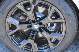 BMW X7 xDrive40i Sports Activity Vehicle 2026