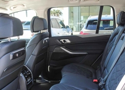 BMW X7 xDrive40i Sports Activity Vehicle 2026