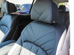 BMW X7 xDrive40i Sports Activity Vehicle 2026