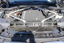 BMW X7 xDrive40i Sports Activity Vehicle 2026