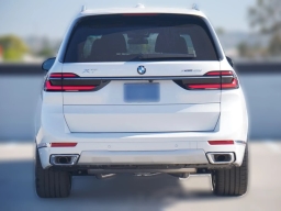 BMW X7 xDrive40i Sports Activity Vehicle 2026