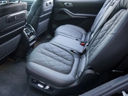 BMW X7 xDrive40i Sports Activity Vehicle 2026