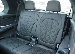 BMW X7 xDrive40i Sports Activity Vehicle 2026