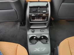 BMW X7 xDrive40i Sports Activity Vehicle 2026