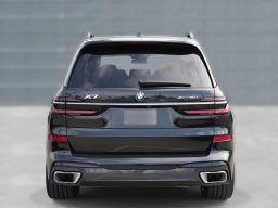 BMW X7 xDrive40i Sports Activity Vehicle 2026