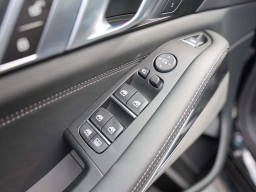 BMW X7 xDrive40i Sports Activity Vehicle 2026