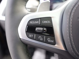 BMW X7 xDrive40i Sports Activity Vehicle 2026