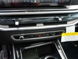 BMW X7 xDrive40i Sports Activity Vehicle 2026