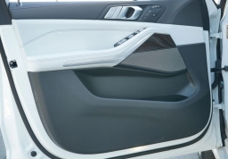 BMW X7 xDrive40i Sports Activity Vehicle 2026