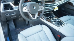 BMW X7 xDrive40i Sports Activity Vehicle 2026