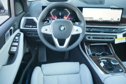 BMW X7 xDrive40i Sports Activity Vehicle 2026