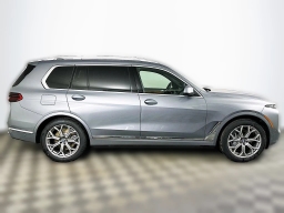 BMW X7 xDrive40i Sports Activity Vehicle 2026