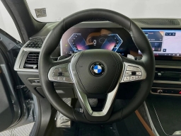 BMW X7 xDrive40i Sports Activity Vehicle 2026