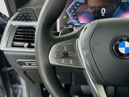 BMW X7 xDrive40i Sports Activity Vehicle 2026