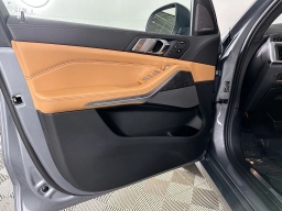 BMW X7 xDrive40i Sports Activity Vehicle 2026