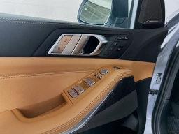 BMW X7 xDrive40i Sports Activity Vehicle 2026