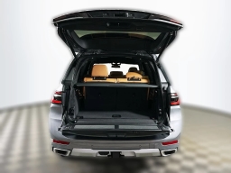 BMW X7 xDrive40i Sports Activity Vehicle 2026