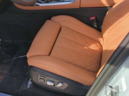 BMW X7 xDrive40i Sports Activity Vehicle 2026