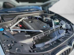 BMW X7 xDrive40i Sports Activity Vehicle 2026