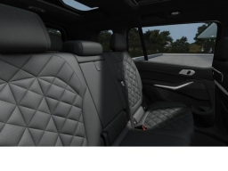 BMW X7 xDrive40i Sports Activity Vehicle 2026
