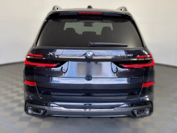 BMW X7 xDrive40i Sports Activity Vehicle 2026