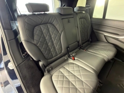 BMW X7 xDrive40i Sports Activity Vehicle 2026