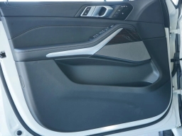 BMW X7 xDrive40i Sports Activity Vehicle 2026